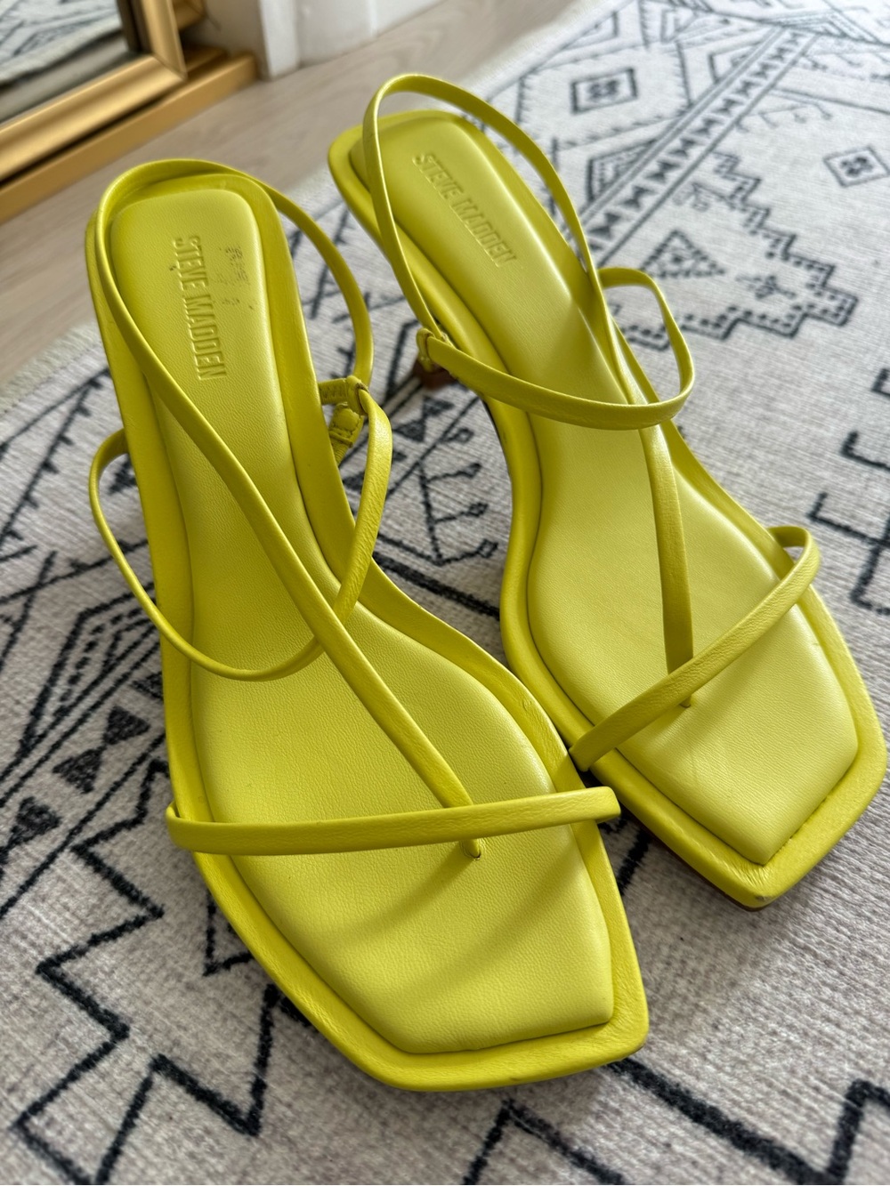 Steve Madden Lime Green Strappy Square-Toe heeled Sandal Preloved